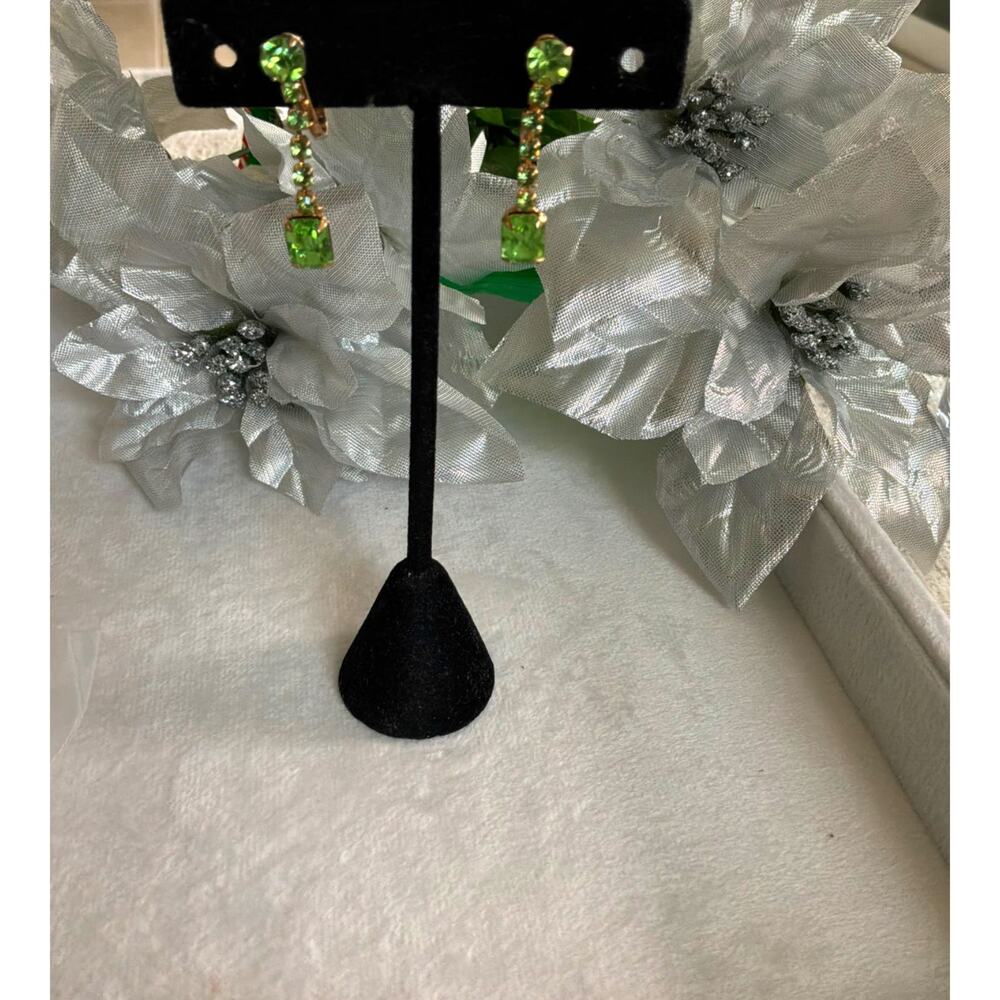 Vintage Green Rhinestone Gold Tone Dangle Drop EarringsLever Back UnsignedEstate